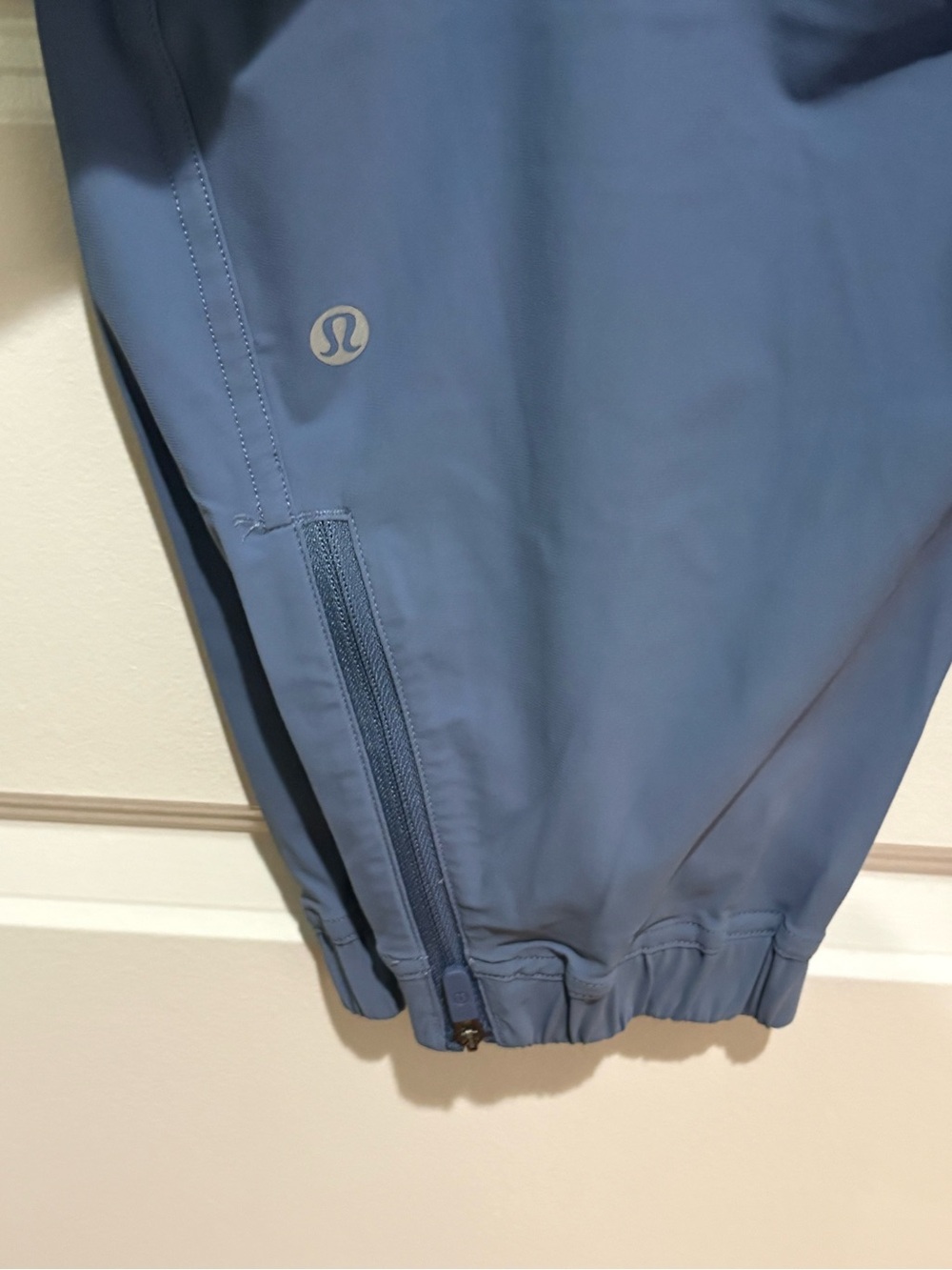 Lululemon Adapted State High-Rise Jogger *Short
Washed Denim - Picture 9 of 10
